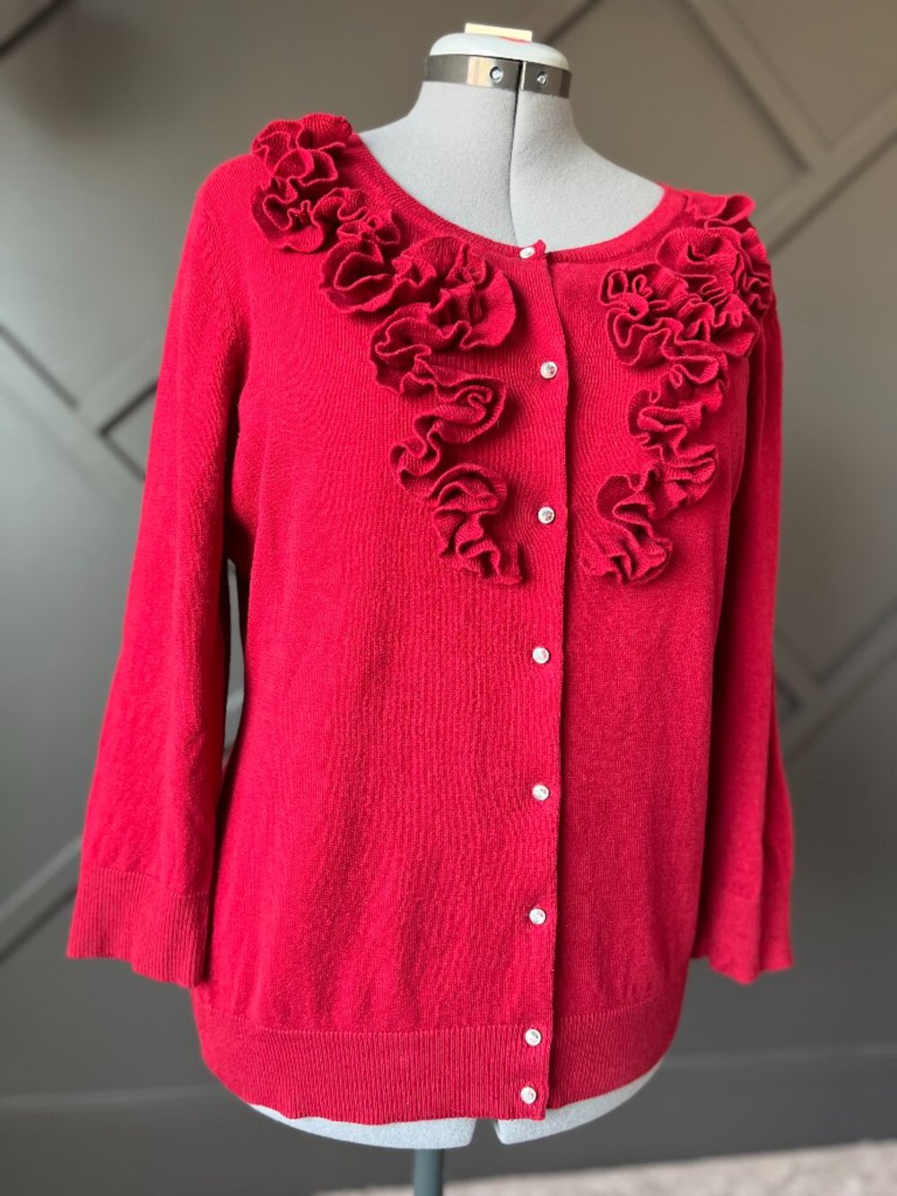 Vintage romantic cotton-blend cardigan in red with silver buttons